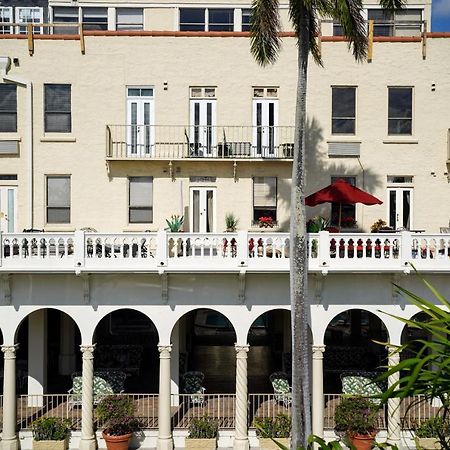 Palm Beach Hotel With Juliette Balconies! 2 Blocks From Beach! Historic Landmark Εξωτερικό φωτογραφία